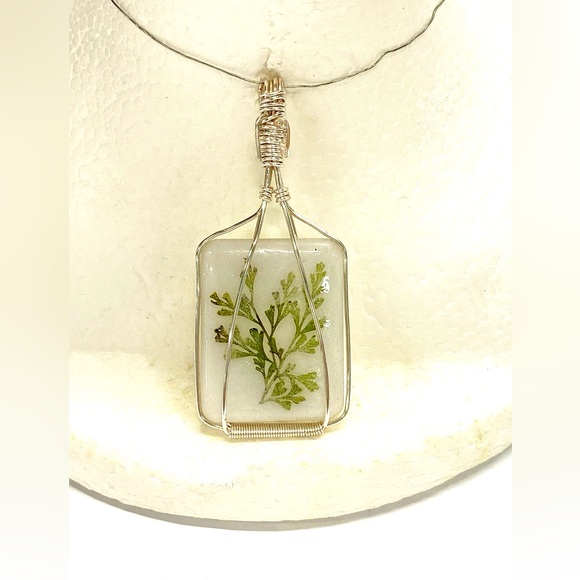 HANDMADE Wire Wrapped Resin Art Fern Cabochon Statement Pendant - Picture 7 of 10